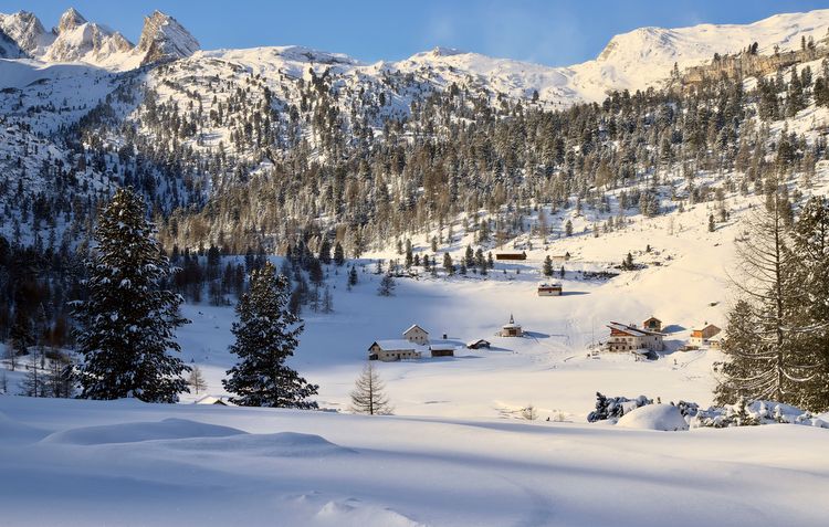 la-villa-alta-badia-dolomites-italy-skiing-7