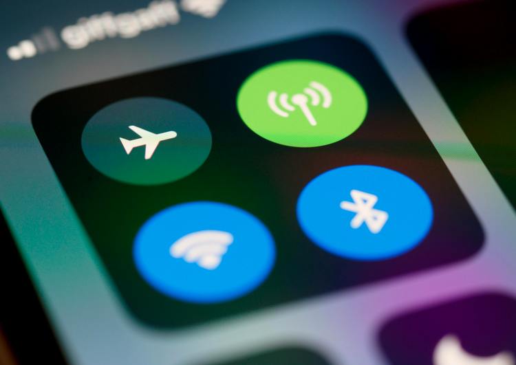 phone-travel-smartphone-power-charging-3