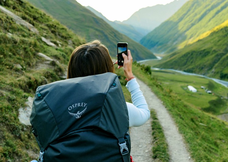 phone-travel-smartphone-power-charging-8